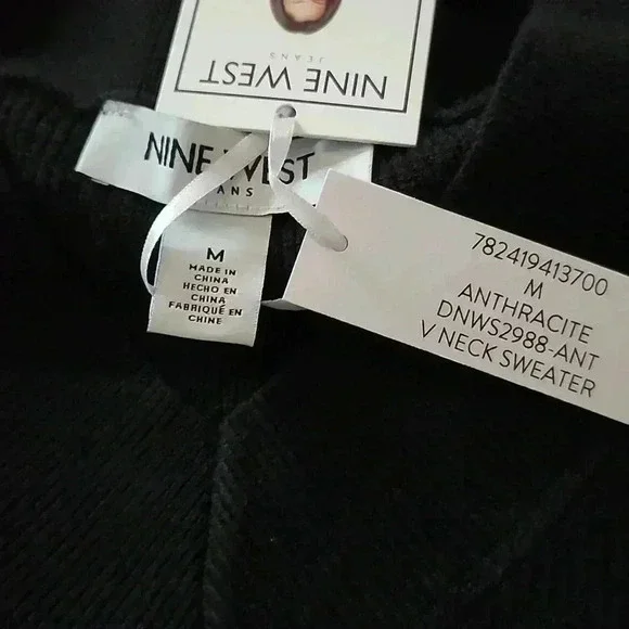 Black sweater Super Soft! - Picture 7 of 9